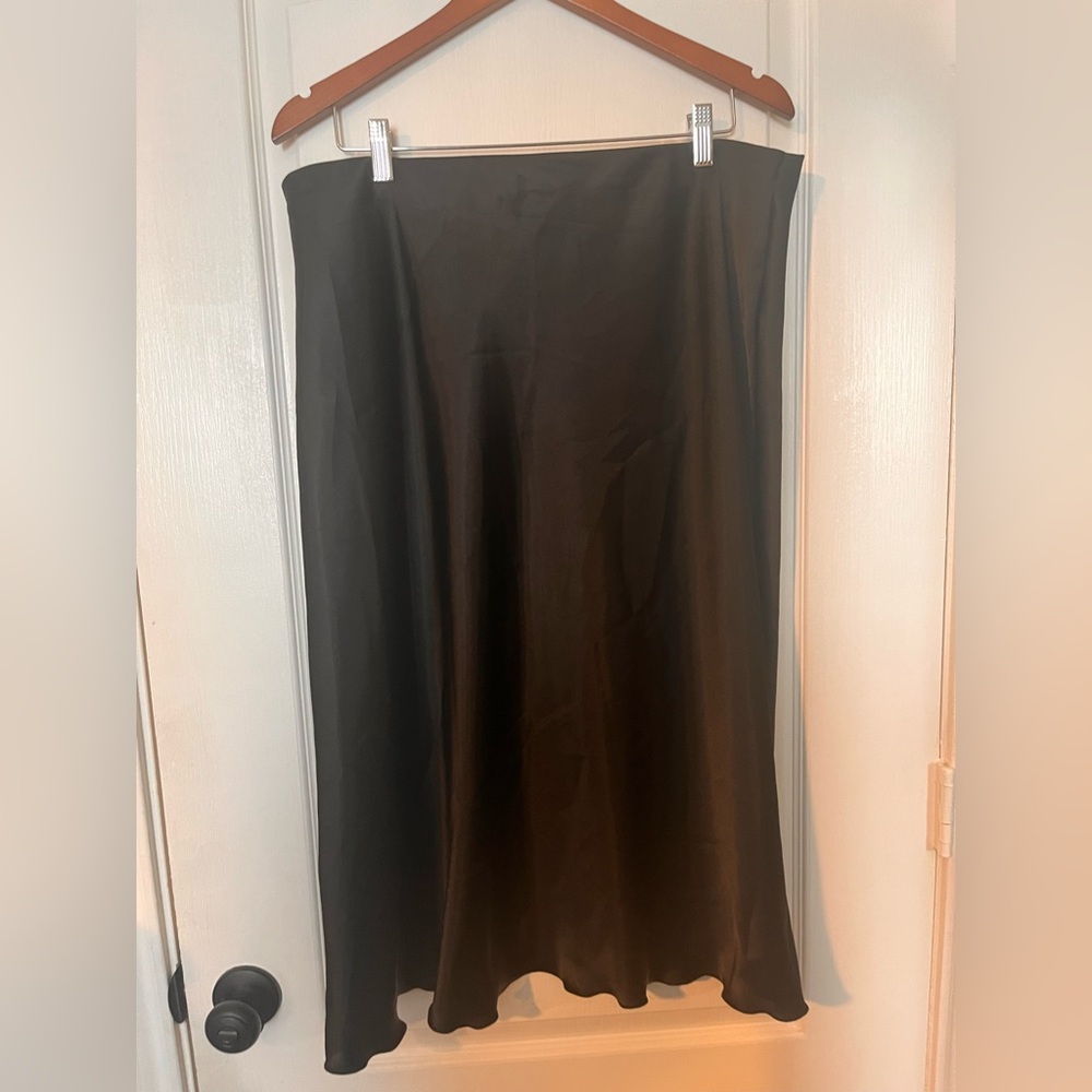 Tiana B. Classic Black Pencil Skirt
